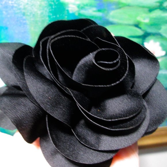 NWT Silky Black Flower Hair Accessory - Picture 1 of 8